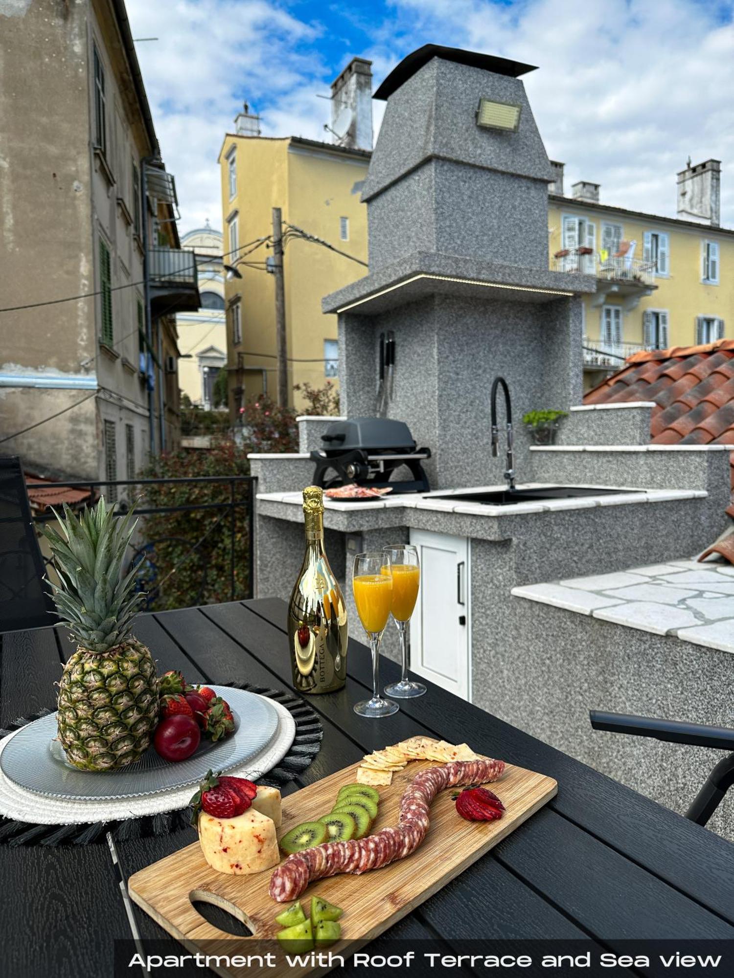 Villa Volos With Roof Terrace, Sea View, Free Private Parking Opatija Exterior foto
